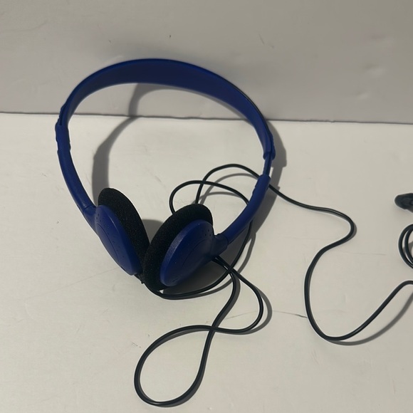 Blue Wired Headphones - Picture 1 of 1